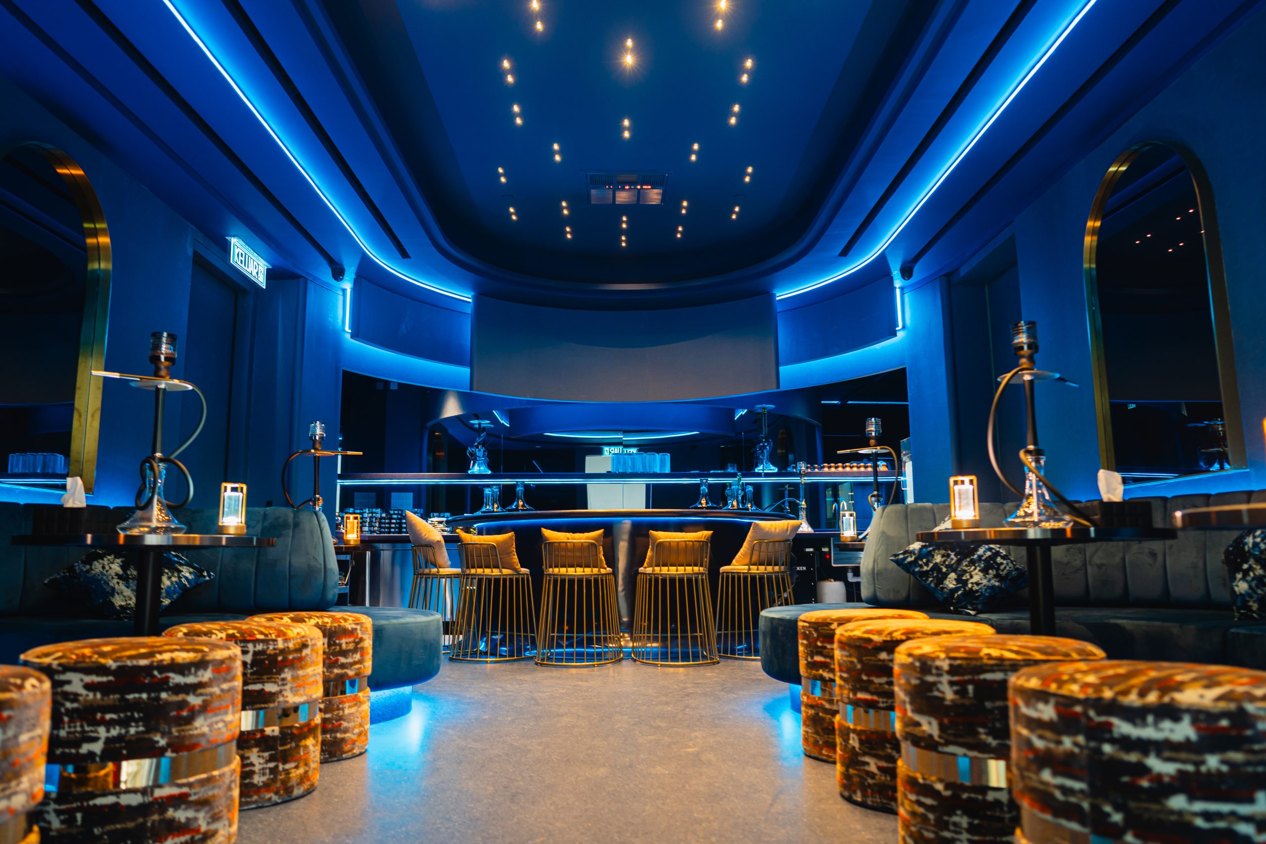 lounge and bar